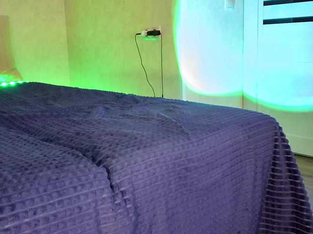 Rosea's BongaCams show and profile