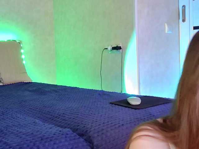 Rosea's BongaCams show and profile