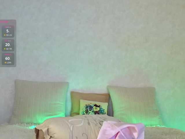 Rosea's BongaCams show and profile