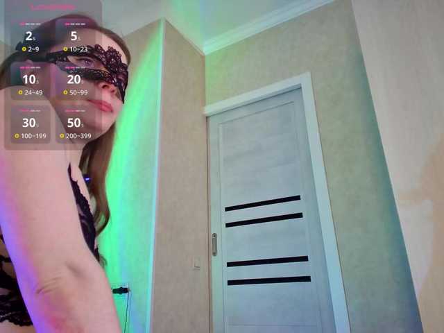 Rosea's BongaCams show and profile