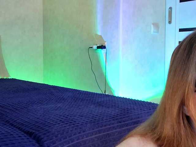 Rosea's BongaCams show and profile