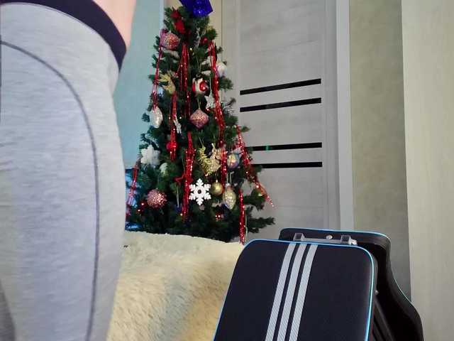 Rosea's BongaCams show and profile