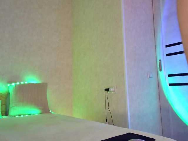 Rosea's BongaCams show and profile