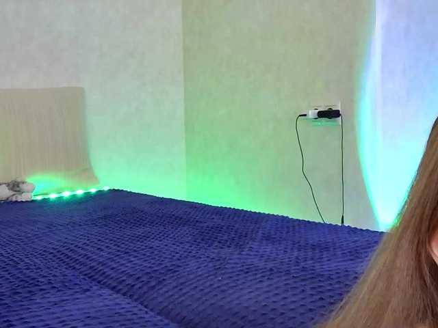 Rosea's BongaCams show and profile