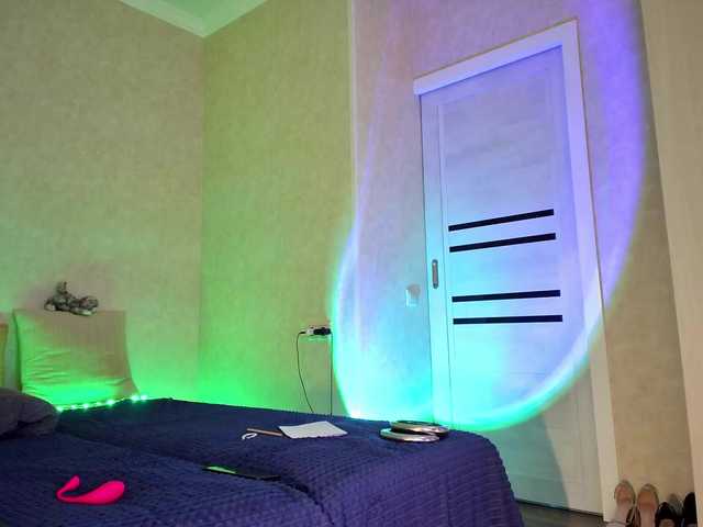 Rosea's BongaCams show and profile