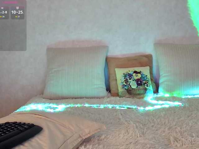 Rosea's BongaCams show and profile