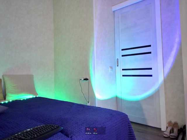 Rosea's BongaCams show and profile