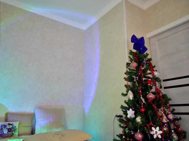 Rosea's BongaCams show and profile