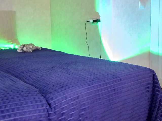 Rosea's BongaCams show and profile