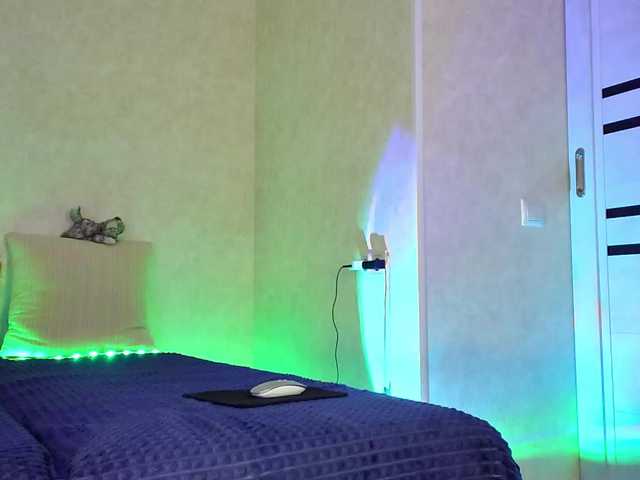 Rosea's BongaCams show and profile