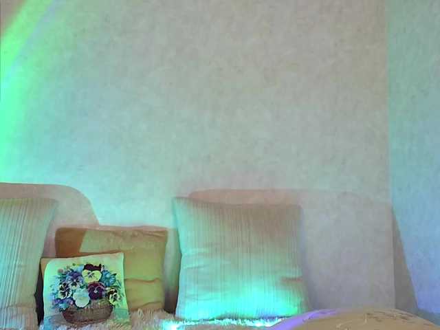 Rosea's BongaCams show and profile