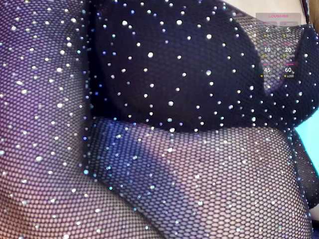 Rosea's BongaCams show and profile