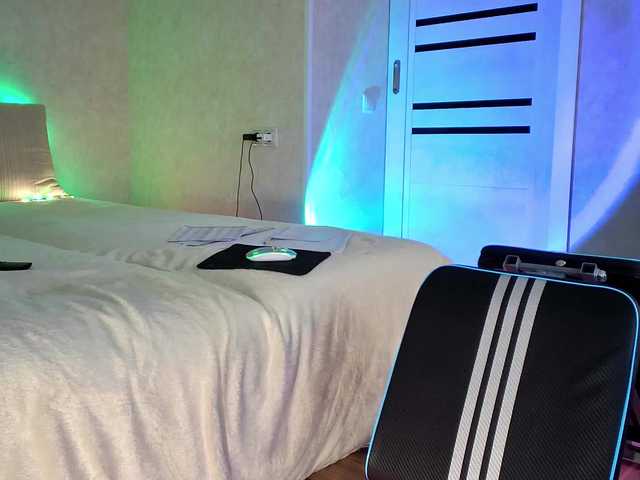 Rosea's BongaCams show and profile