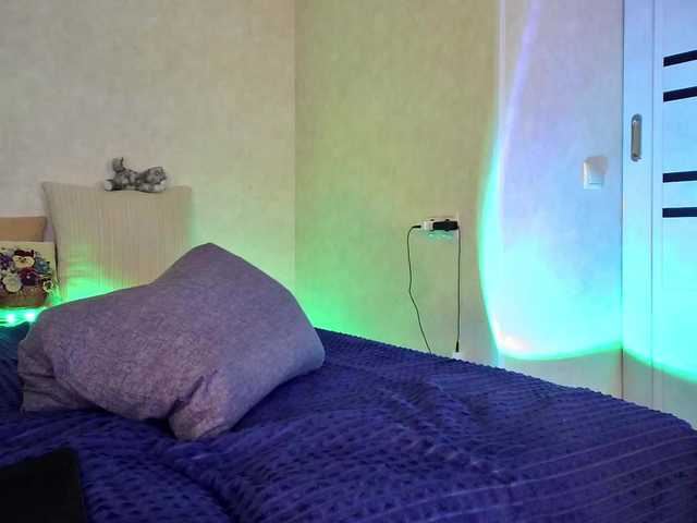 Rosea's BongaCams show and profile