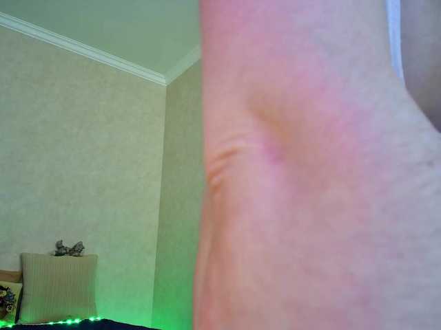 Rosea's BongaCams show and profile