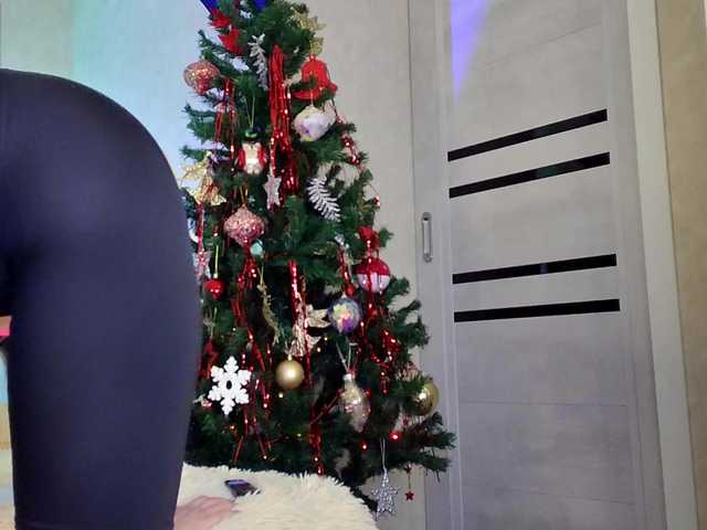 Rosea's BongaCams show and profile