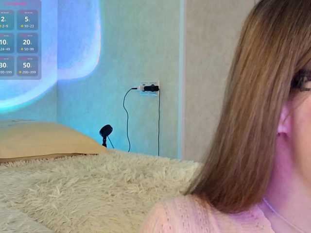 Rosea's BongaCams show and profile