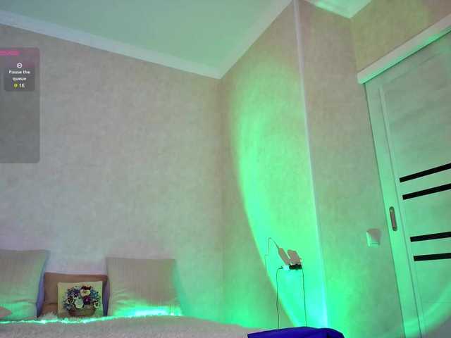 Rosea's BongaCams show and profile