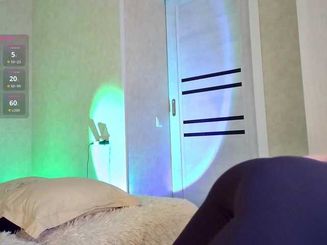 Rosea's BongaCams show and profile