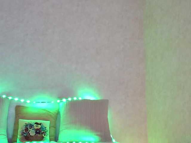 Rosea's BongaCams show and profile