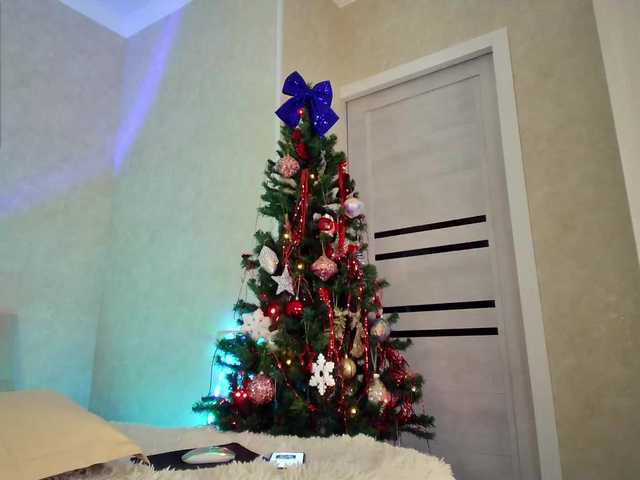 Rosea's BongaCams show and profile