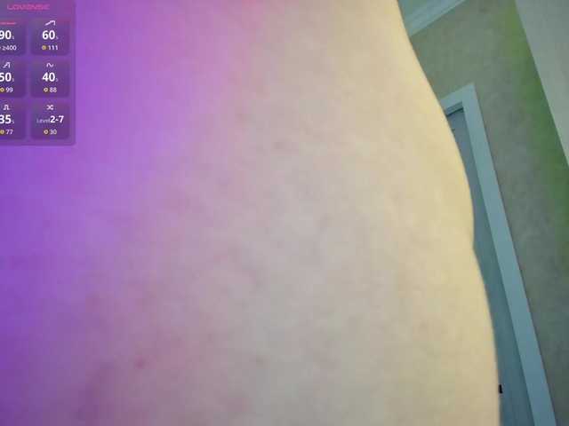 Rosea's BongaCams show and profile