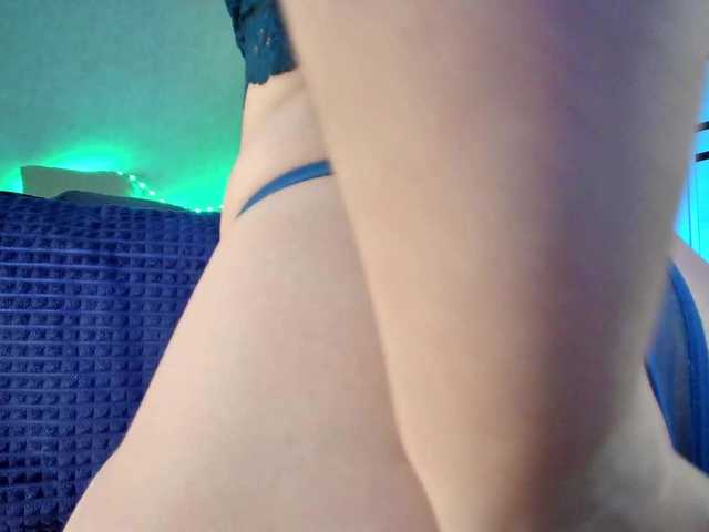 Rosea's BongaCams show and profile