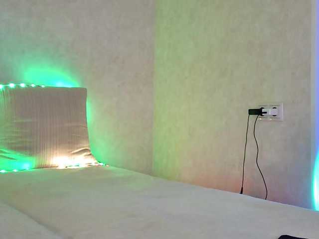 Rosea's BongaCams show and profile