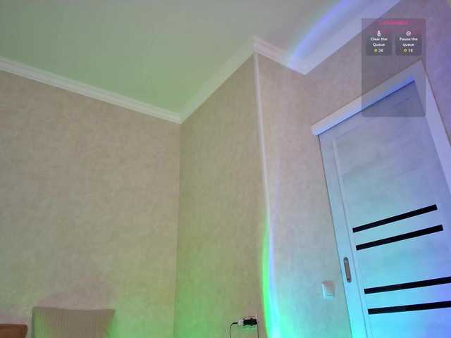 Rosea's BongaCams show and profile