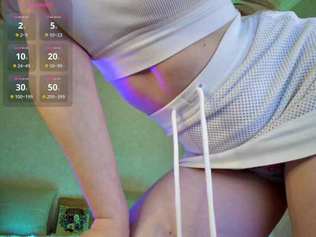 Rosea's BongaCams show and profile