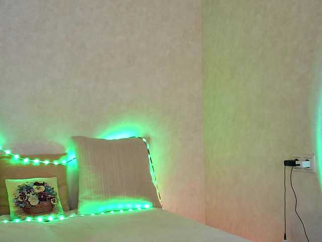 Rosea's BongaCams show and profile