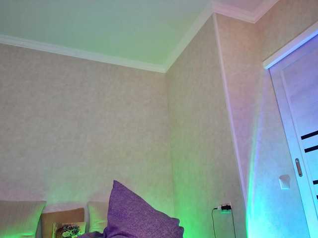 Rosea's BongaCams show and profile