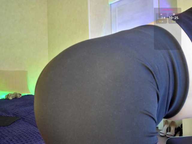 Rosea's BongaCams show and profile