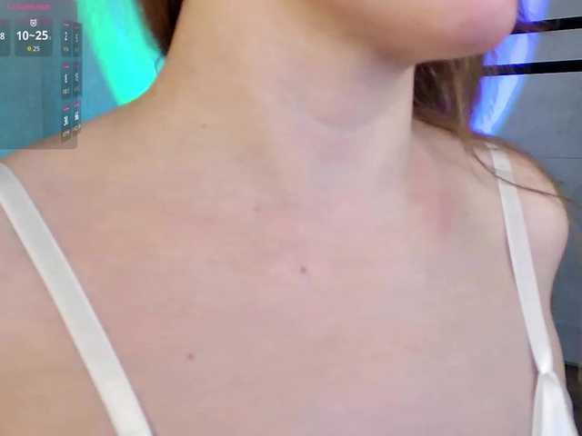 Rosea's BongaCams show and profile