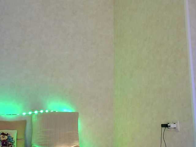 Rosea's BongaCams show and profile