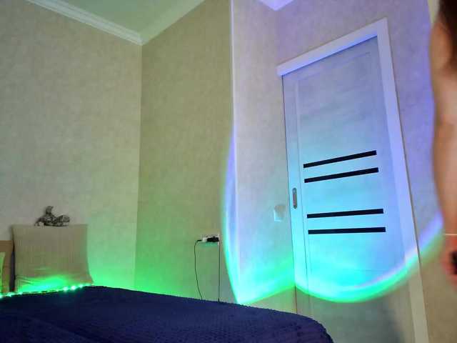 Rosea's BongaCams show and profile