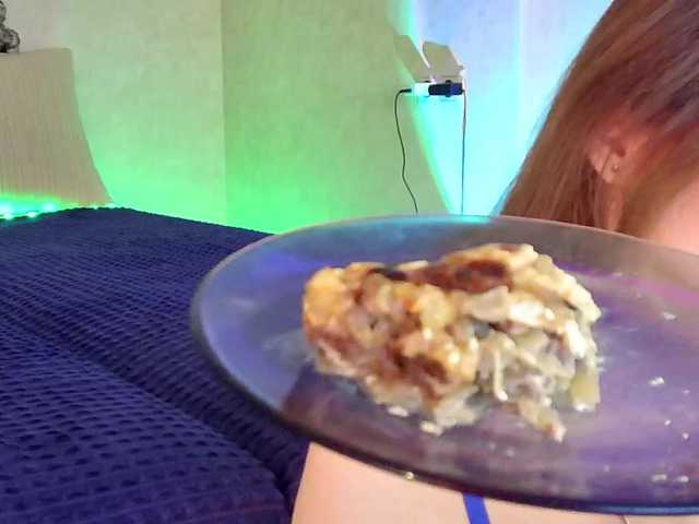 Rosea's BongaCams show and profile