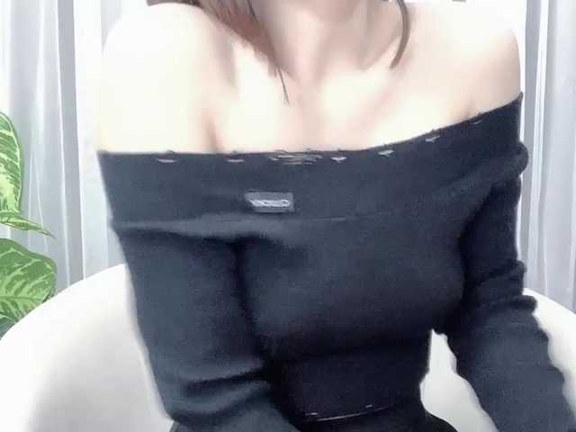 MieChan's BongaCams show and profile