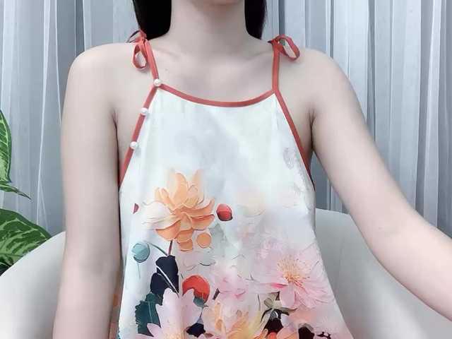 MieChan's BongaCams show and profile