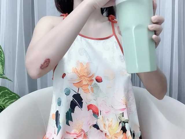 MieChan's BongaCams show and profile