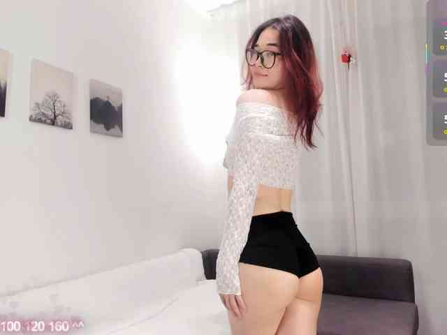 yourelizzi Live Webcam on BongaCams