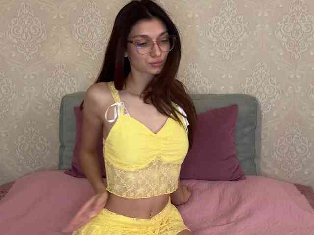 CutieBianca webcam