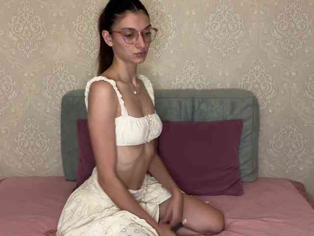 CutieBianca webcam
