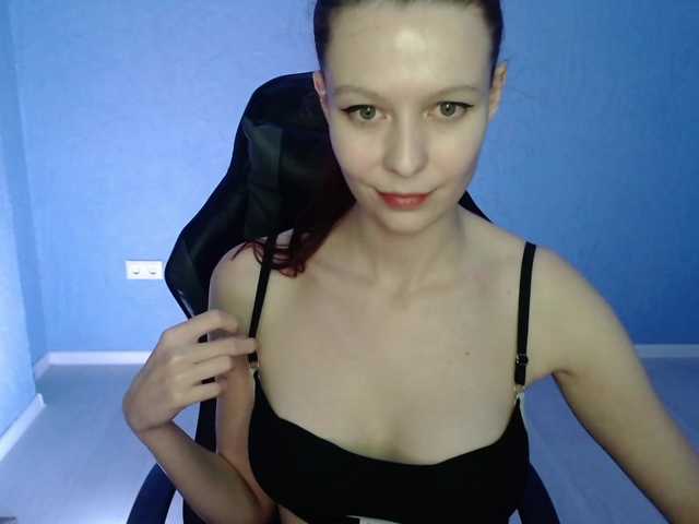 FalconFamily's BongaCams show and profile