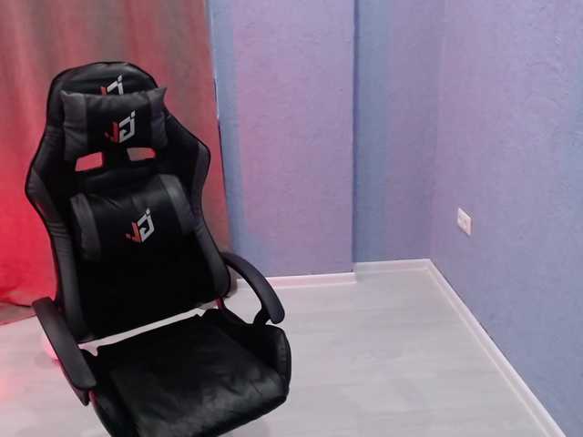 FalconFamily's BongaCams show and profile