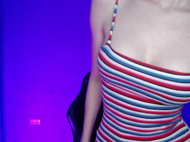 FalconFamily's BongaCams show and profile