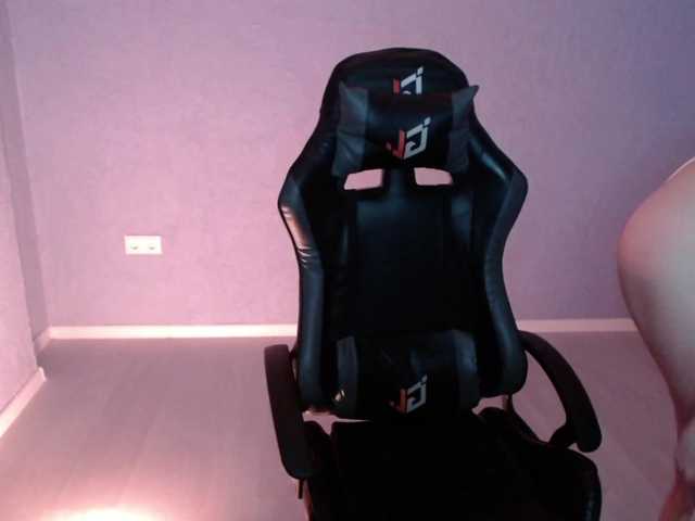 FalconFamily's BongaCams show and profile