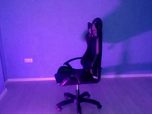 FalconFamily's BongaCams show and profile