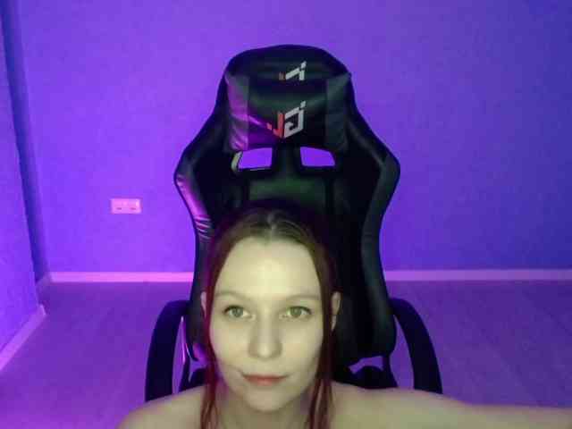 FalconFamily Live Webcam on BongaCams