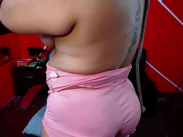 LOLYTABIGBOOBS webcam